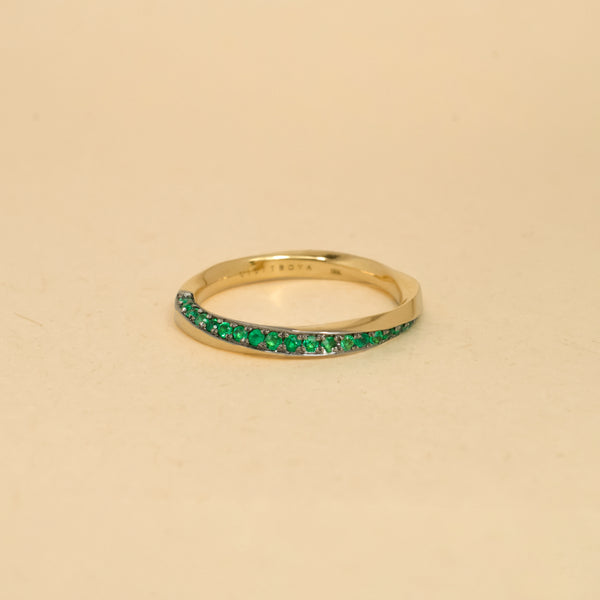Giro Emerald ring